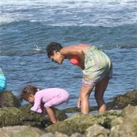 Halle Berry spends her 45th birthday on Malibu Beach photos | Picture 59762